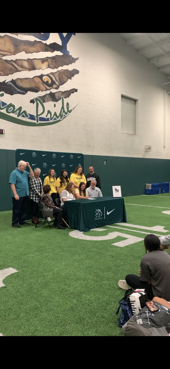 IT IS OFFICIAL!! So blessed to be joining this program, super excited to be a Bison! Thank you to all of my family, coaches and teammates who have helped me get here, wouldn’t be here without you guys!! <a href="/ReedyGBBall/">REEDY GIRLS BBALL 🏀</a> <a href="/Harding_WBB/">HU Lady Bisons</a> #NationalSigningDay #bison