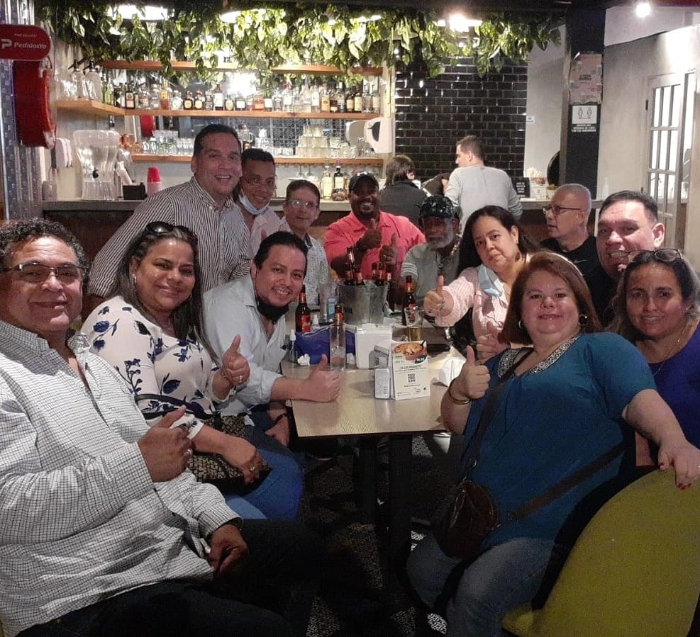 FrenteProfRM's tweet photo. Reunión de líderes del frente de profesionales de #RealizandoMetas celebrando la absolución de Ricardo Martinelli, y conversando sobre la conformación de la estructura de Profesionales para apoyo a nivel nacional. @rmartinelli @somosrmpa https://t.co/FWgsjakBWL