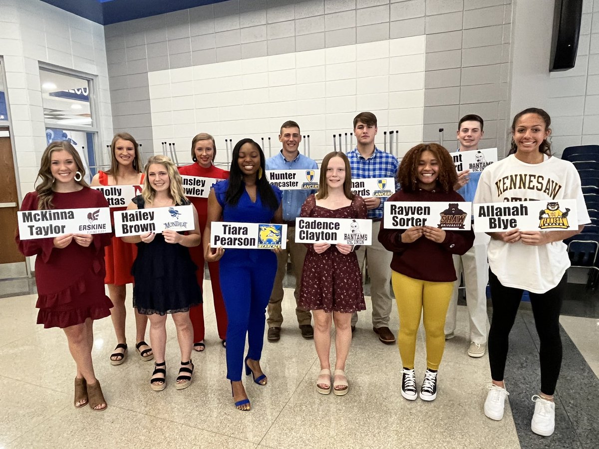 SpartanburgD5's tweet image. So proud of these 11 @JFBHSRebels student athletes! 🙌 They put in the hard work in the classroom 📝 and the playing field 🥎⚾️⚽️🏐 We can’t wait to watch you shine at the next level! @ByrnesAth1etics 🌟 #WeAreD5 #OnceARebel #AlwaysARebel