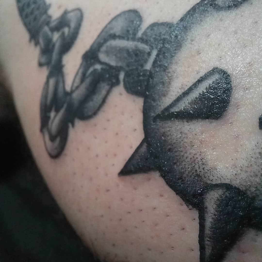 vulgobicheiro's tweet photo. Divulgando meu trampo por aqui tbm, vai que, ne?
 Chama no insta
https://t.co/x437SvVfZq

📍São Bernardo do Campo | SP

#tattoo #oldschool #oldschooltattoo #traditional #traditionaltattoo #classics #tattoos #classictattoos #blacktattoos #blackwork #blackworktattoo #saopaulo https://t.co/mZ3hjl3dQl