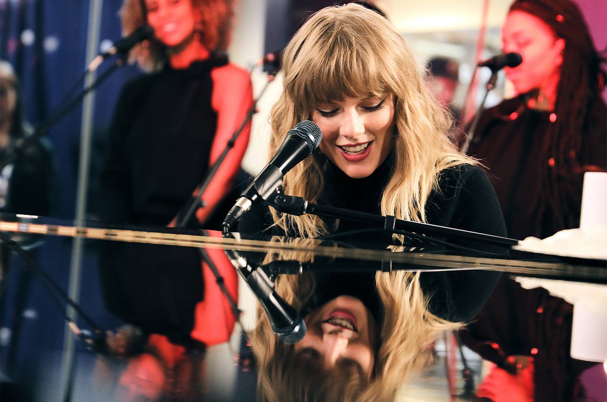 Taylor swift paris concert. Taylor swift daylight. Taylor swift daylight. Taylor swift live from paris. Taylor swift cover.