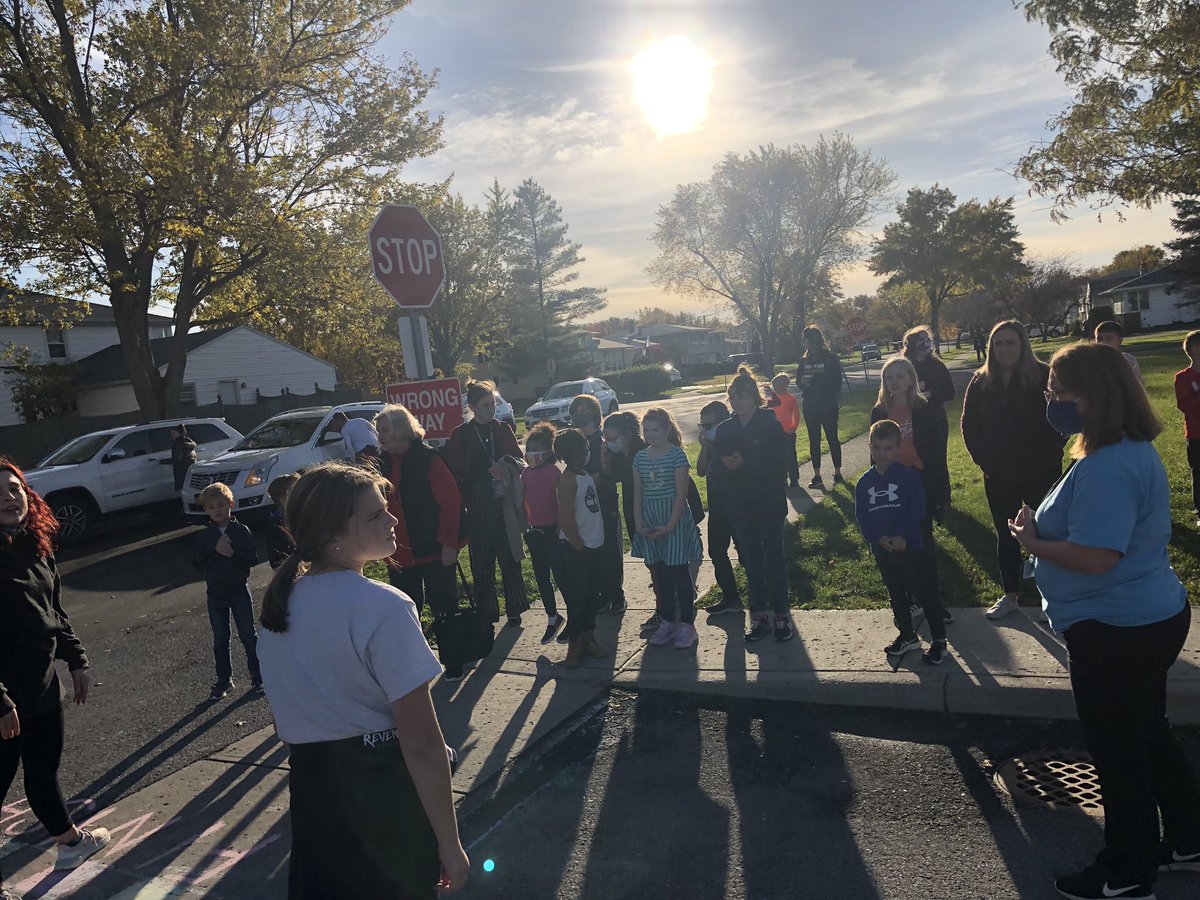 GlendaleSH's tweet photo. AMAZING turnout for our first ever PUMPKIN RUN/WELLNESS WALK!! Thank you so much to Ms. Gravel, Mrs. Papero, and our staff lighthouse team.. plus our amazing volunteers!!! We couldn’t have done it without you!!! 💛 @JoleenDimitroff @MusicGlendale https://t.co/gR9PRQMAjC