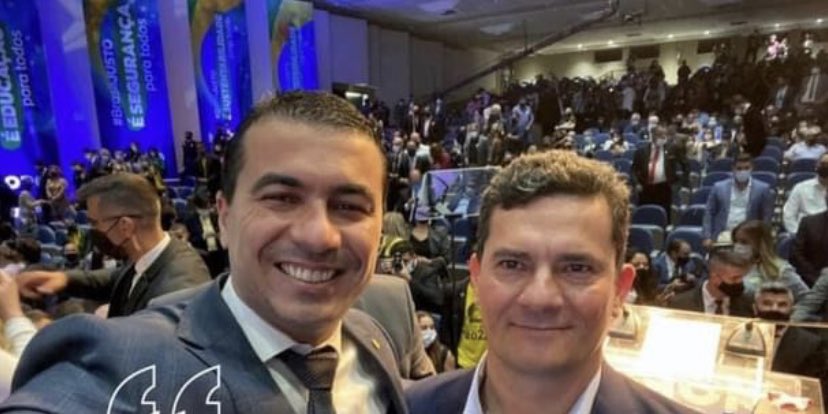 LuizCamargoVlog's tweet photo. E assim nasce a terceira via! Resta saber quem gravou a conversa de quem primeiro! https://t.co/NoMLSQPkOn