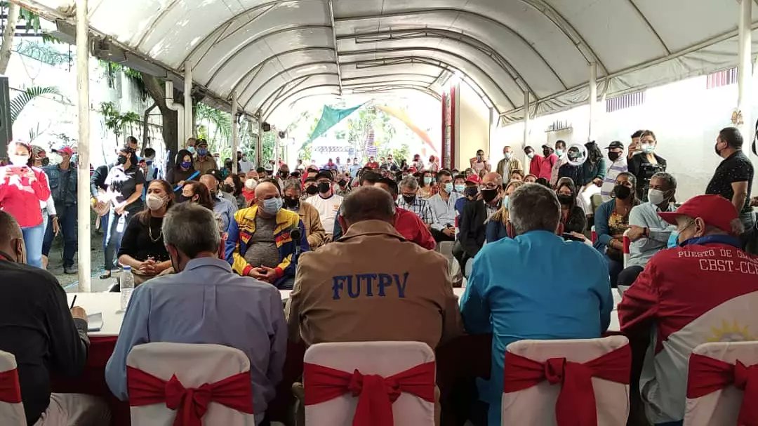 Junto a mi hermano de clase <a href="/WillsRangelCBST/">Wills Rangel PDVSA CBST FUTPV</a> presidente y fundador de <a href="/cbolivariana/">Central Bolivariana CBST</a> recordamos el momento de la fundación de la #CBST y el papel de los trabajadores y las trabajadoras en la defensa de la revolución Bolivariana y el legado de Chávez. #LaClaseObreraTieneConQué