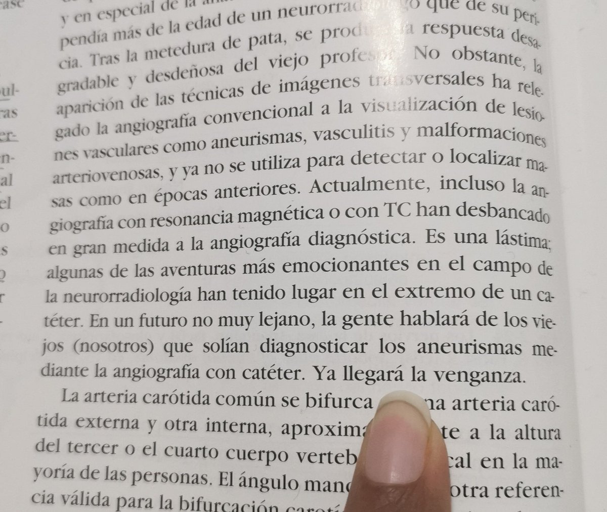 Wandys24's tweet photo. Libros entretenidos para estudiar y este🤣🤣🤣🤣 me muerooo #Neurorradiología #NeuroRx https://t.co/pwpbN5qYvm