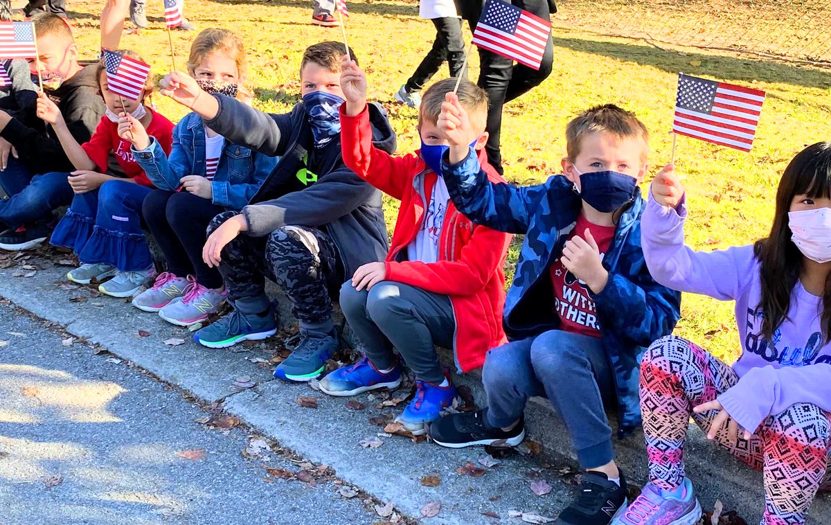 madisonschools's tweet photo. Veterans Day tributes were on full display today at schools throughout Madison City Schools. Parades, honor walls, &amp; poster-lined car lines were among the observances saluting our veterans. Pictured are events at Columbia, Heritage, Rainbow and Midtown elem schools. #mcslearn https://t.co/Dh0bOfTYLY