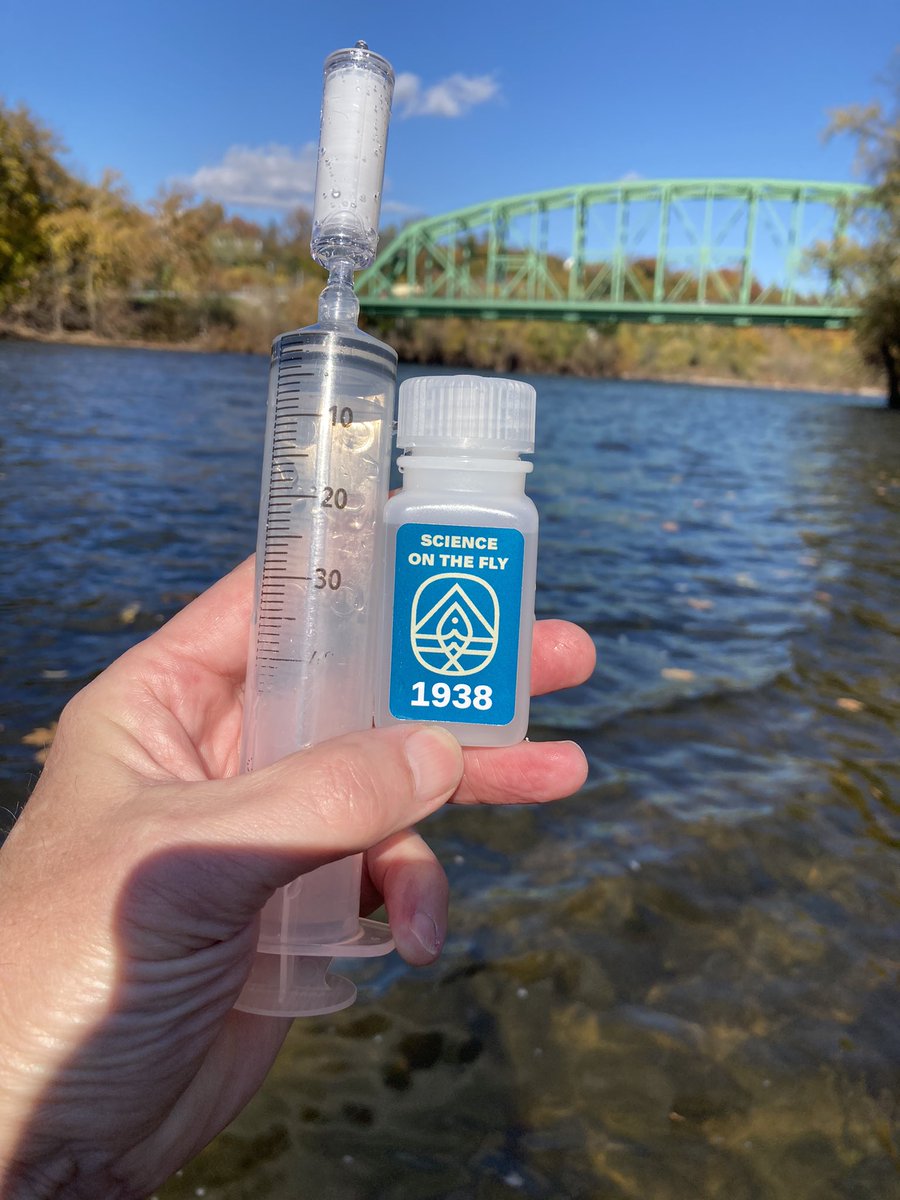 McCutcheon84's tweet photo. Beautiful day for drawing a Delaware River sample for #scienceonthefly .
.
#scienceonthefly
#woodwellclimateresearchcenter
#fishpondusa
#itsallhomewater
#troutunlimited
#repyourwater https://t.co/byDzhHhOV8