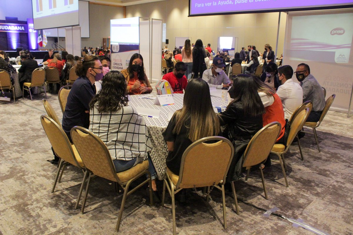 JuventudChih's tweet photo. Está mañana participamos, en representación del Gobierno del Estado de Chihuahua, en la mesa de juventud de los foros de Consulta Ciudadana, organizados por el Gobierno Municipal de Chihuahua. https://t.co/CzFARDQRzf