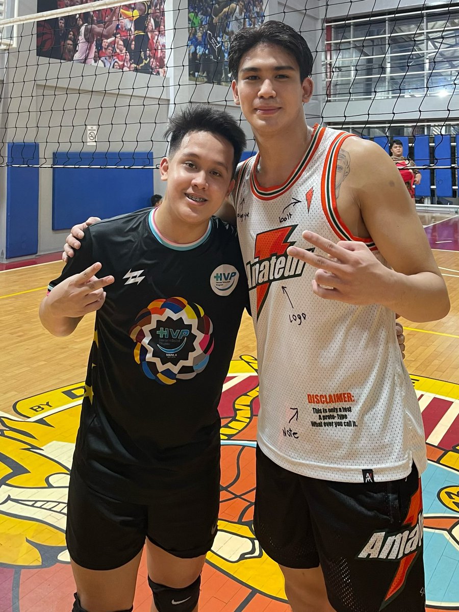 ramacecream's tweet photo. idol @noel_kampton09!🏐💪🏼 https://t.co/KaFLf0VyGy