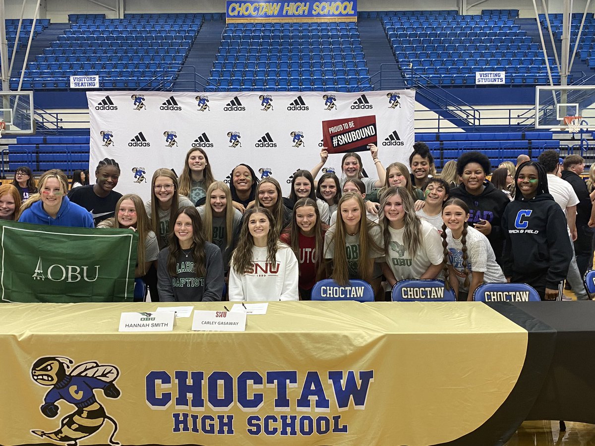 LadyJacketBB's tweet photo. Congrats to @CGasaway2022 and @_hannahsmith_12  on your signings! So excited to see what this senior seasons holds, but just as excited to see what you do in the future at SNU and OBU! https://t.co/lAo17rwElp