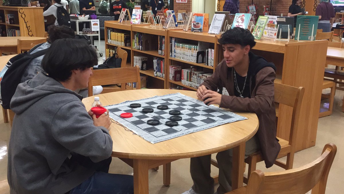Giant CHECKERS! #ALAIGW #haltomgames
