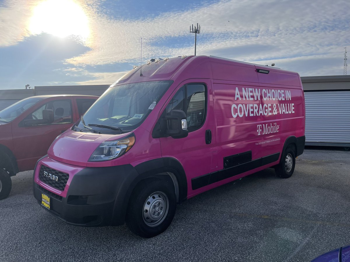 #beepbeep First Event in <a href="/WaterlooIowa/">City Of Waterloo IA</a>! <a href="/TMobile/">T-Mobile</a> invites all #Veterans to join us for #lunchonus in honor of #VeteransDay2021 <a href="/GroutMuseum/">Grout Museum</a> from 11:30-4! Food truck: 1st Base BBQ #OMG, so #EXCITED! <a href="/MikeSievert/">Mike Sievert</a> <a href="/JonFreier/">Jon Freier</a> <a href="/TraceyNielsen99/">Tracey Nielsen</a> <a href="/jwedlund/">Joey Wedlund</a> <a href="/katieschoenig/">Katie Erickson</a> <a href="/SMac2204/">Sarah McIntyre</a>