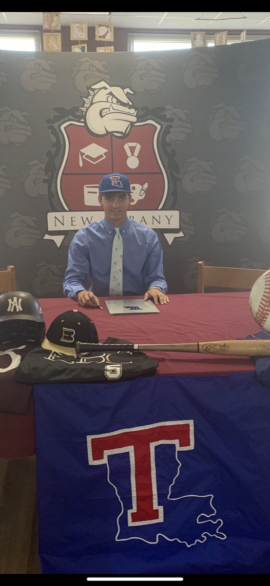Joshpaul05's tweet photo. Blessed and excited to be an Official Bulldog! @LATechBSB @LaneBurroughs23 @MitchGaspard @BleedTechBlue @NABulldogBSB @LATechSports @EasleyBaseballC @MattStJeanWTVA https://t.co/0VUXIrkJx4