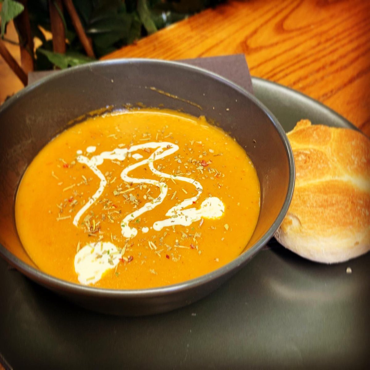TheRockFairyHQ's tweet photo. Iโve always adored cooking and spell work. Soups are a great way to mix the two and Iโm over the moon at how many people are loving the soups Iโm making at my cafe. A lot of love goes into making them. #potionatafflecks๐ฎ is on the 3rd floor of @Afflecksfox. Come and see me! https://t.co/GKcJGR2w3P