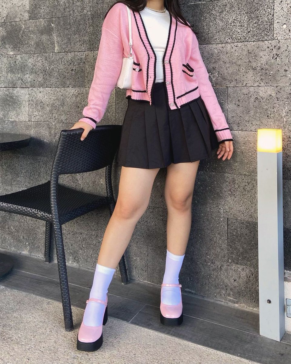 ROMWESHOP's tweet photo. The vibes? Unmatched โจ @ximnacampos
ID:1710144๏ผ1657730
โจLink>>https://t.co/wX2vaBs3k4
#ROMWE #LOVEROMWE #OOTD #ROMWEFW21 #fall #autumn #pink #ROMWEnextgen https://t.co/GB0l6BbOT6