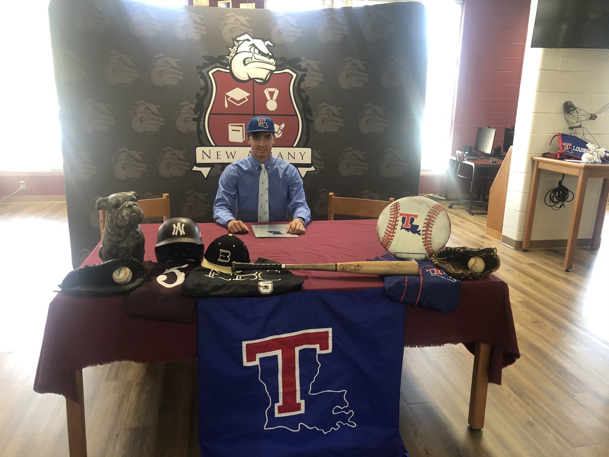 spaul1887's tweet photo. National Signing Day.  Proud of you @Joshpaul05.  @LATechSports https://t.co/a1PstovHAk