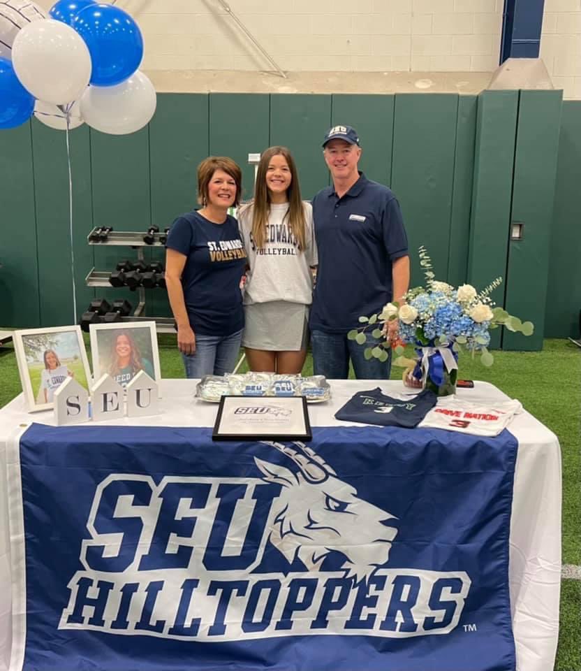 CoachPena41's tweet photo. Congratulations to these athletes on signing day. It’s a very exciting time of their life and blessed to be apart of their journeys. 🏐💪🏼 https://t.co/qmlzJ0qstc