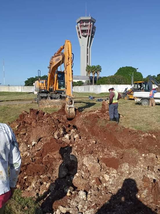 Hoy se trabaja en la conductora del aeropuerto José Martí Brigada no.1 Daniel Martínez Suárez de conjunto a la Brigada no.2
#EMAROHO #VamosPorMas