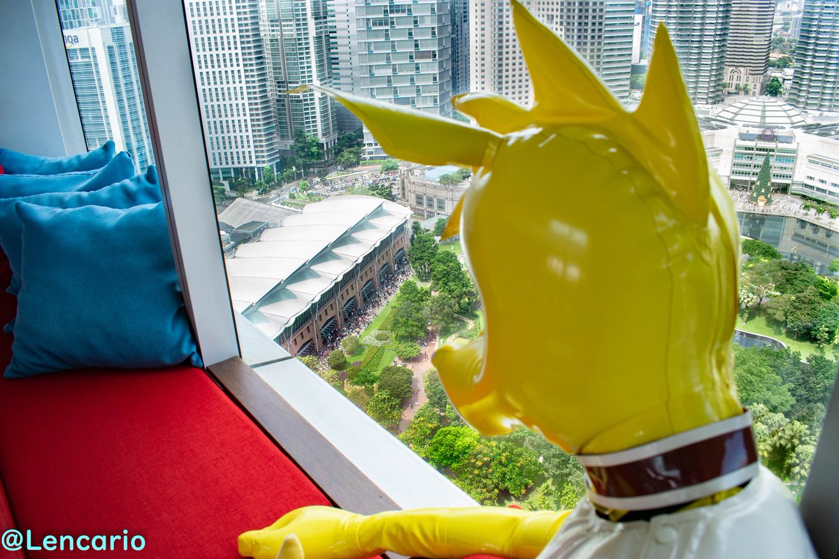 Lencario's tweet photo. #ThrowbackThursday when thousands flocked and witnessed the one and only #JoyJolteon in #CF2018 ⚡ 

Walking around in fully-covered #latex #rubber #cosplay feels awesome ⚡ https://t.co/aBOTkP739L