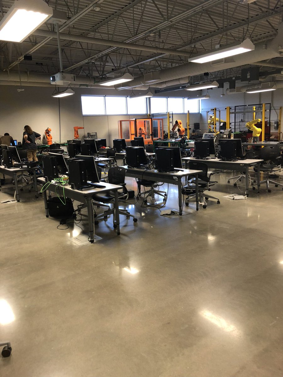 PHMSCrusaders's tweet photo. Our 7th grade students visited @wsutech today to learn more about post-secondary options. What an awesome opportunity! Thank you to Mrs. Maury and Mrs. McElheny for organizing the trip! https://t.co/iWgJHFBlAY