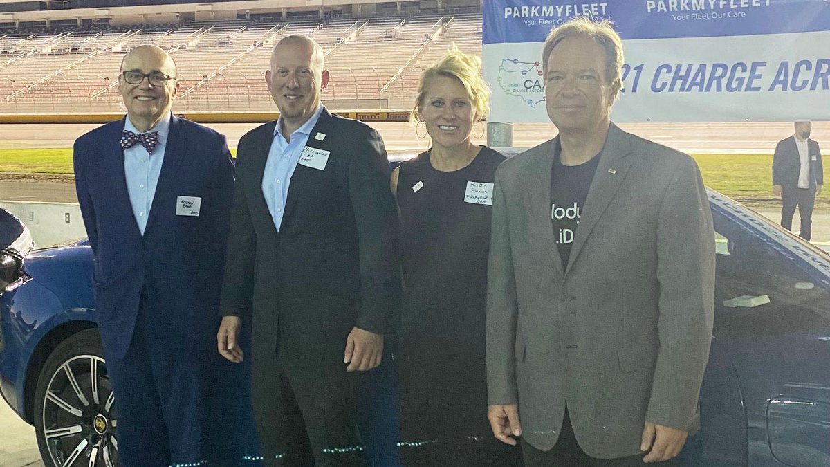 VelodyneLidar's tweet photo. 🏎♻️ @AcrossCharge made its way through @LVMotorSpeedway! #VelodyneLidar's SVP Automotive Programs Mircea Gradu met up w/organizer &amp; board member @kslanina20 to see our sponsored #EV racecar and hear @SenCortezMasto speak. #chargeacrossamerica #ev #electricvehicles #VelodyneLidar https://t.co/Aj3lyeKX83