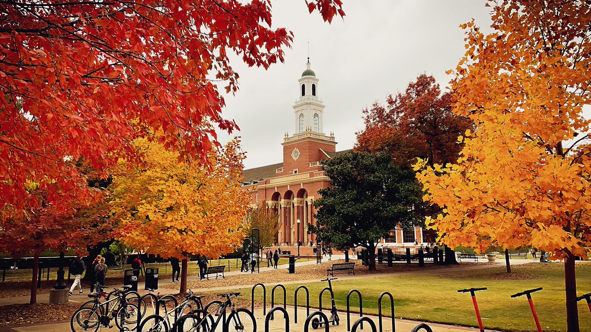DevinWilber's tweet photo. 📸: Stillwater in the fall. #okstate https://t.co/skVYWXXAwn