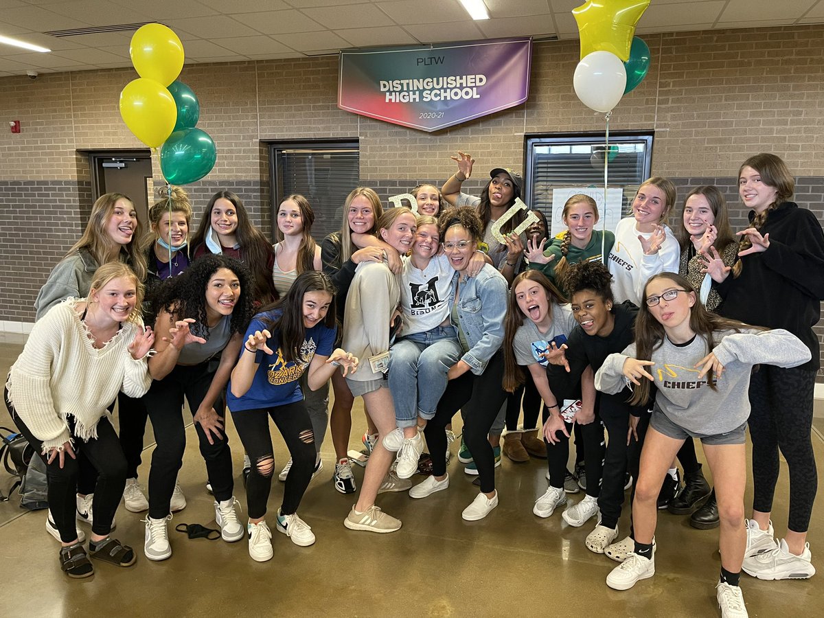 KHSGirlsBball's tweet photo. Congratulations, @bellafontleroy! @BaylorWBB is getting a special one! Thank you for everything you’ve done for our program. 🤎💛 https://t.co/9feY58TfCT