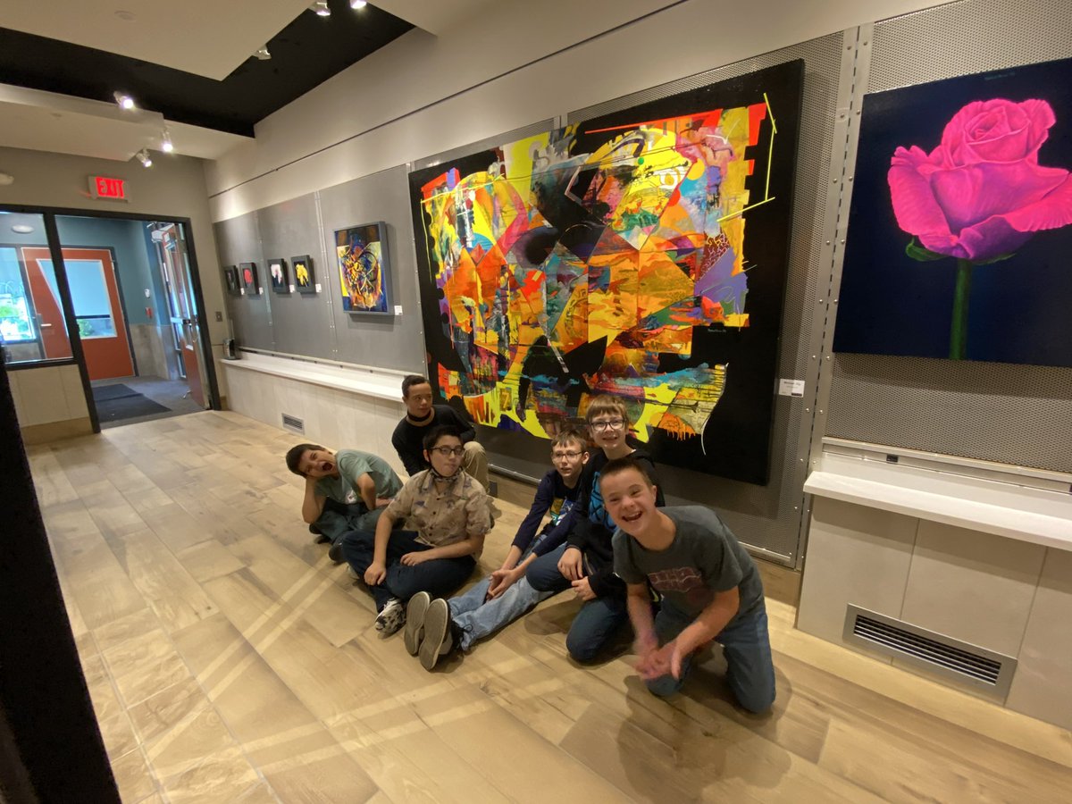 PHMSCrusaders's tweet photo. Students in Mrs. Block’s class took a trip to TECH, INC. where they learned about some amazing opportunities right here in Hutchinson. They got a glimpse of the culinary arts program, Clayworks, hydroponics, and so much more. Today was a great day! https://t.co/VzXXHmWLuz