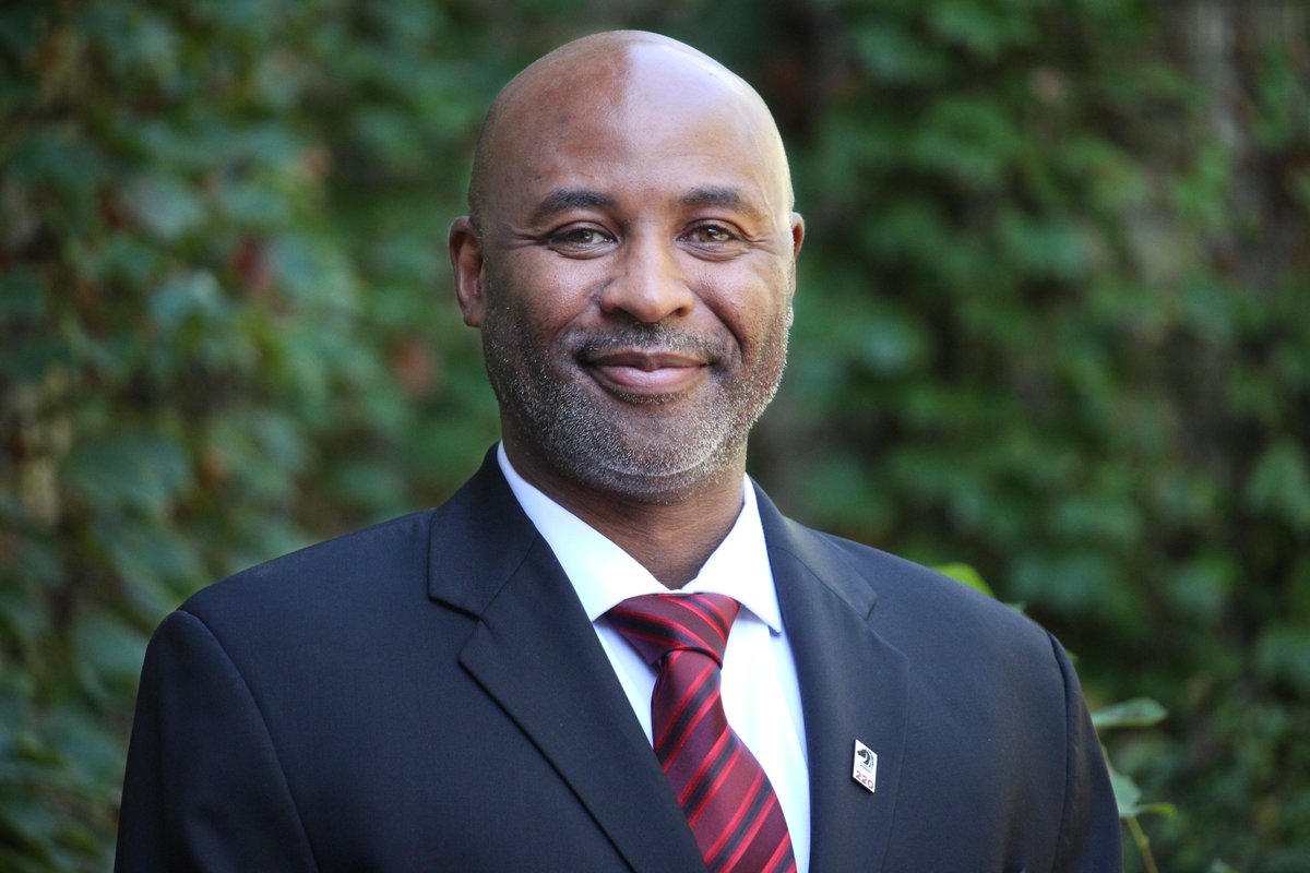 barrington220's tweet photo. Nate Rouse, our Director of Equity, Race and Cultural Diversity Initiatives, will be giving a TEDx talk at the Barrington Area Library TONIGHT at 7pm.
If you'd like to watch the livestream, register here: https://t.co/qcPgjjN8yM
#SeetheStudent220 #Equity220 https://t.co/IOobzAD3dc