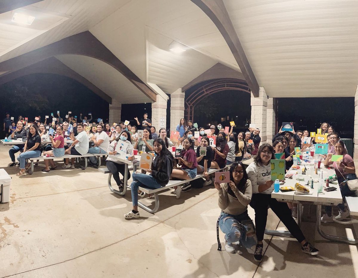 TAMU_MSA's tweet photo. HOWDY/HOLA!!! 👍

#tamufollowtrain

-Mexican Student Association 🇲🇽
-Service, Culture, Professional, Social org
-over 400 members (not to brag 🤭)
-your home away from home
-we know the best food in town 🌮
-Vamos MSA!!! (if you’re down 👀) https://t.co/foF2waqqDt