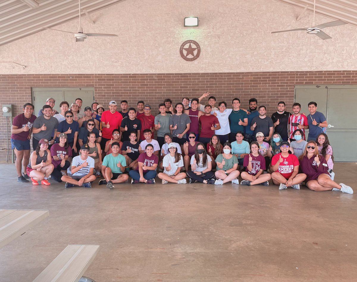 TAMU_MSA's tweet photo. HOWDY/HOLA!!! 👍

#tamufollowtrain

-Mexican Student Association 🇲🇽
-Service, Culture, Professional, Social org
-over 400 members (not to brag 🤭)
-your home away from home
-we know the best food in town 🌮
-Vamos MSA!!! (if you’re down 👀) https://t.co/foF2waqqDt