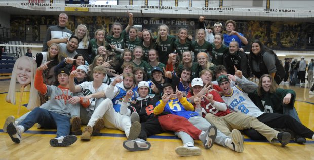 LOCoachTony's tweet photo. Sure would be nice if the LO Army showed up tomorrow night 6pm at Novi HS! Come support us as we compete for a Regional Title vs #1 ranked Marian! Lets go Dragons 💚 https://t.co/2fylMuYLok