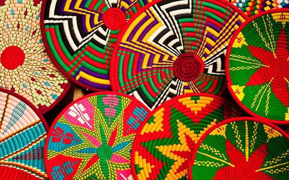 Vee_Kruger's tweet photo. Dear @TheSims team,
I'd like to share a few images with you about just the few beautiful parts of my country.
Please consider releasing a kit or SP related to the beautiful heritage of South Africa.
Thank you,
Vee 🦋
(These pictures aren't mine, I just downloaded them) https://t.co/3H6qE0E9Sf