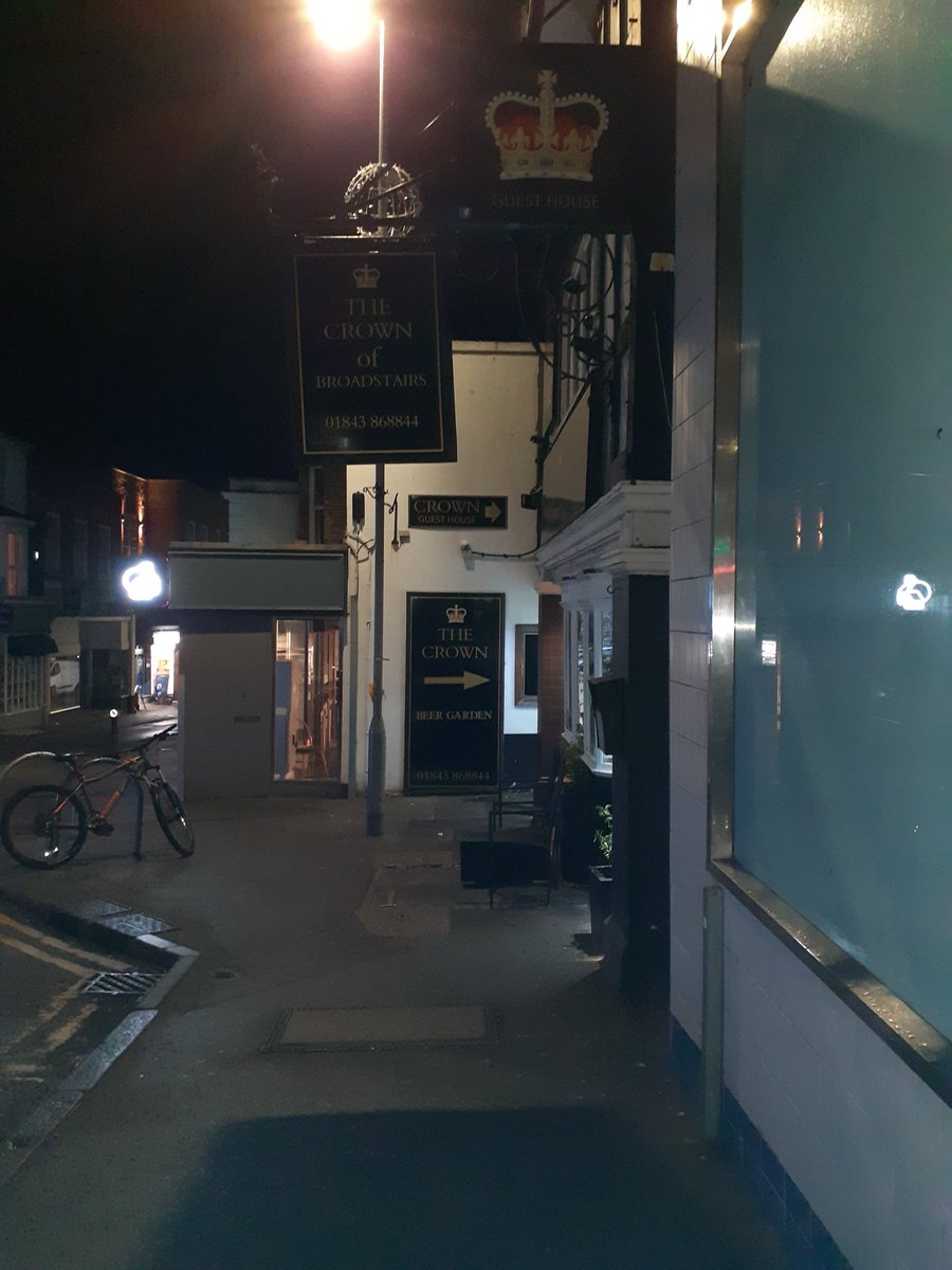 KateClarkInfo4U's tweet photo. A convivial pub meal with godson David and his Dad, Peter (still twinkly eyed at 91) in Ramsgate before catching my chariot The Loop back to my cosy room at The Crown, Broadstairs...true #ClarksProgress style. https://t.co/DPAdHjlISH