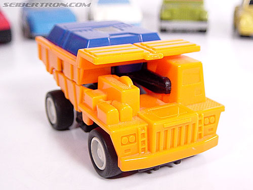 BTTEPOD's tweet photo. Tonight's Throttlebot from 1987 is vain and only concerned with his and other's appearance, which is no thing to be when you're a dump truck capable of transporting a million pounds worth of materials - it's Wide Load! #Transformers #Throttlebot #Wideload https://t.co/22eZcEVjDG