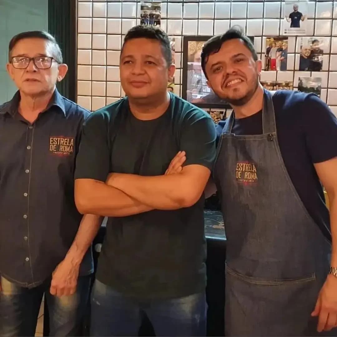 robertdinamite's tweet photo. Em breve esse encontro com Fábio pé de fava no youtube de @cozinhapesadelo comigo e Estrela de Roma Restaurante #pesadelonacozinha #erickjackin #pedefava #Restaurante #MasterChefBR #gastronomia https://t.co/PVWU8N0Rjv