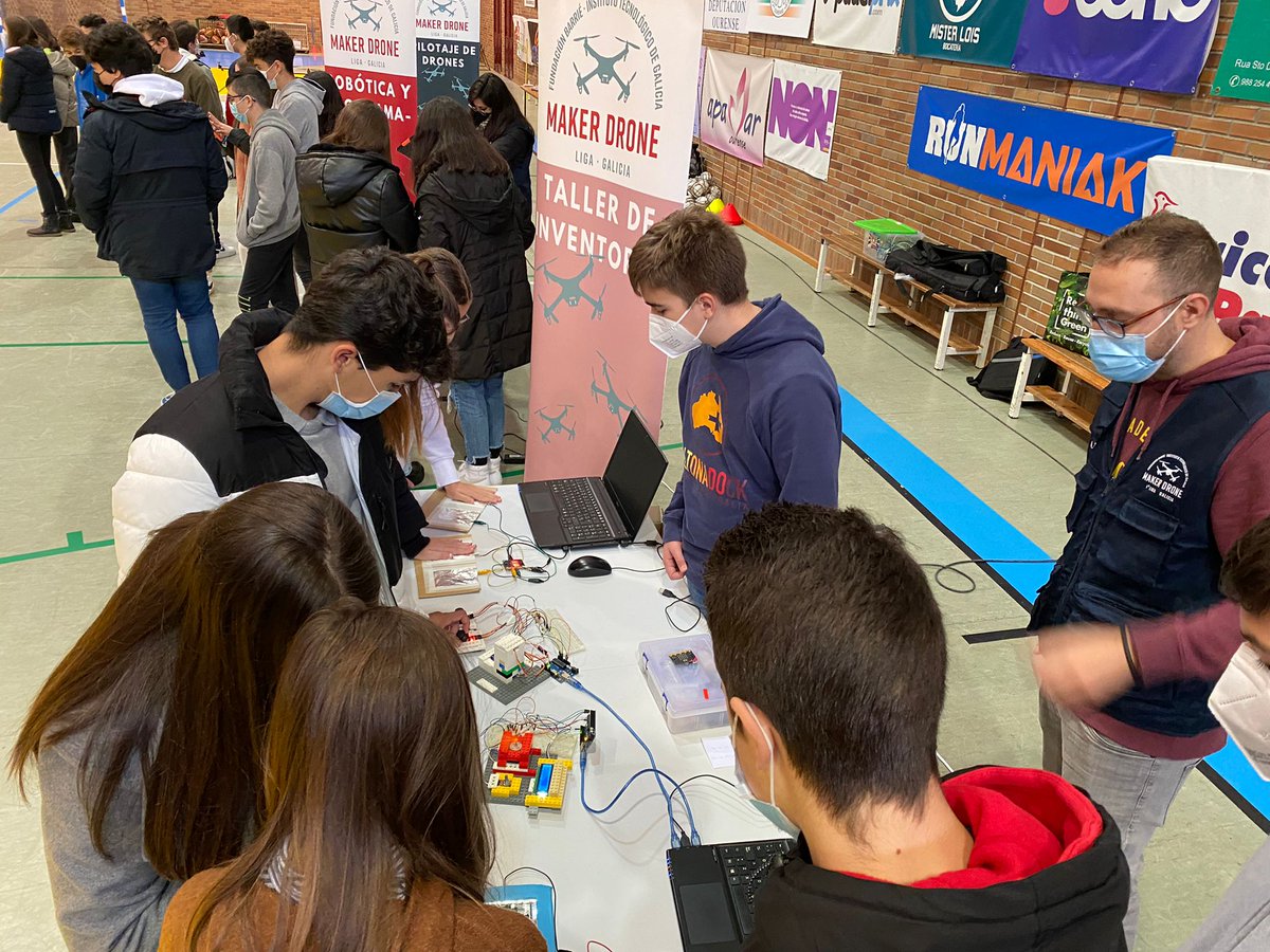 maristasourense's tweet photo. Arranca la 1ª Liga Maker Drone de Galicia y nuestros alumnos de 3ºESO participan en su presentación. Media docena de talleres para conocer el reto educativo promovido por @FundacionBarrie e @ITGGalicia
Consulta el reportaje de nuestra web ➡️https://t.co/PqF4hsDvfX #LigaMakerDrone https://t.co/wmeFMzHseS