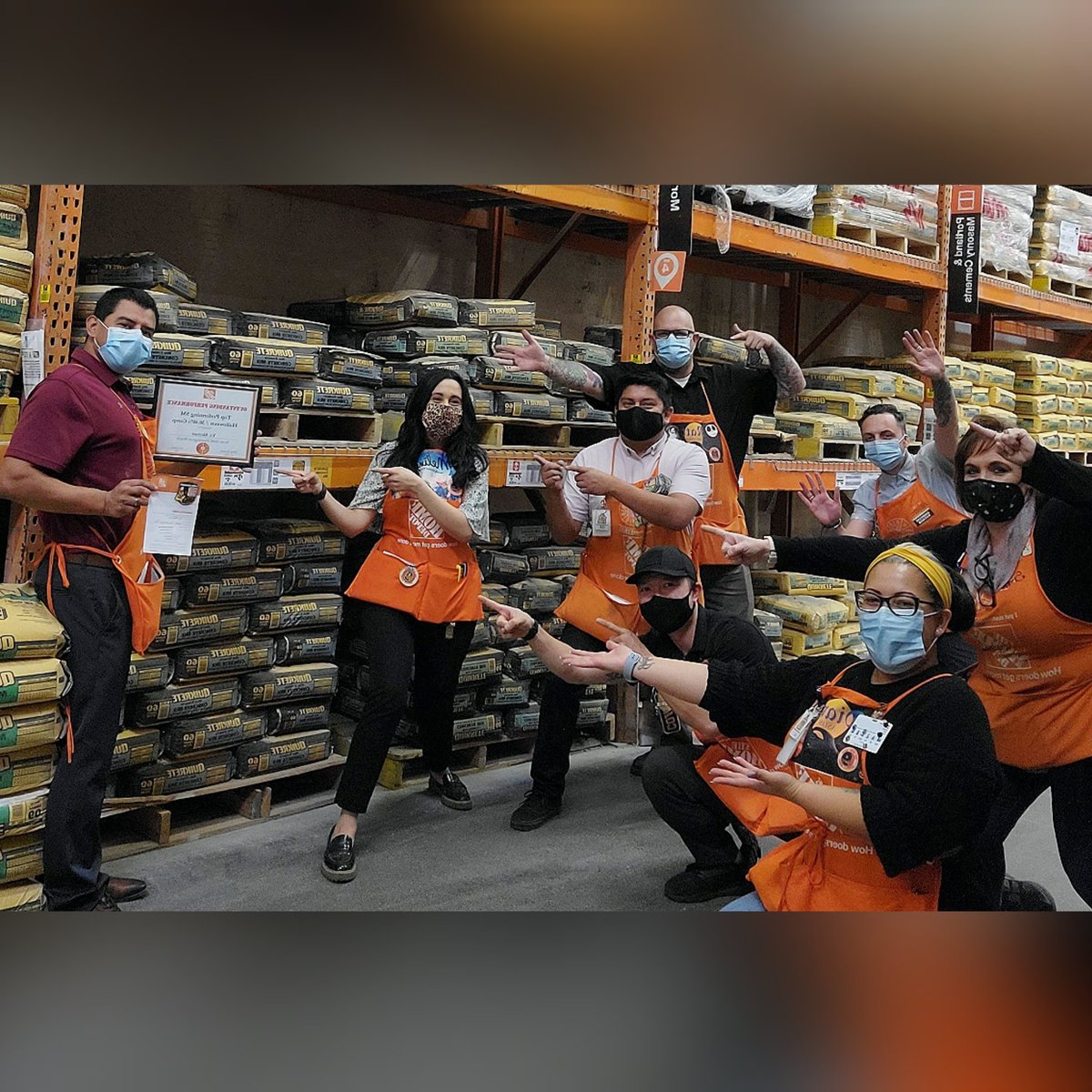 DianaOASM's tweet photo. 🎉Congrats🎉 to our fearless leader @YoAleman_THD for being the #1 top performing SM in our district for Halloween sell through! Way to go Boss! #BigWave6646 #YoTheBoss #2Scoops @MattO_HD6646 @MelinaKalhor @Elliottwakeman3 @LouisPPhung6646 @sandra4144 @downeypackerfan https://t.co/DmyU1iEYeP