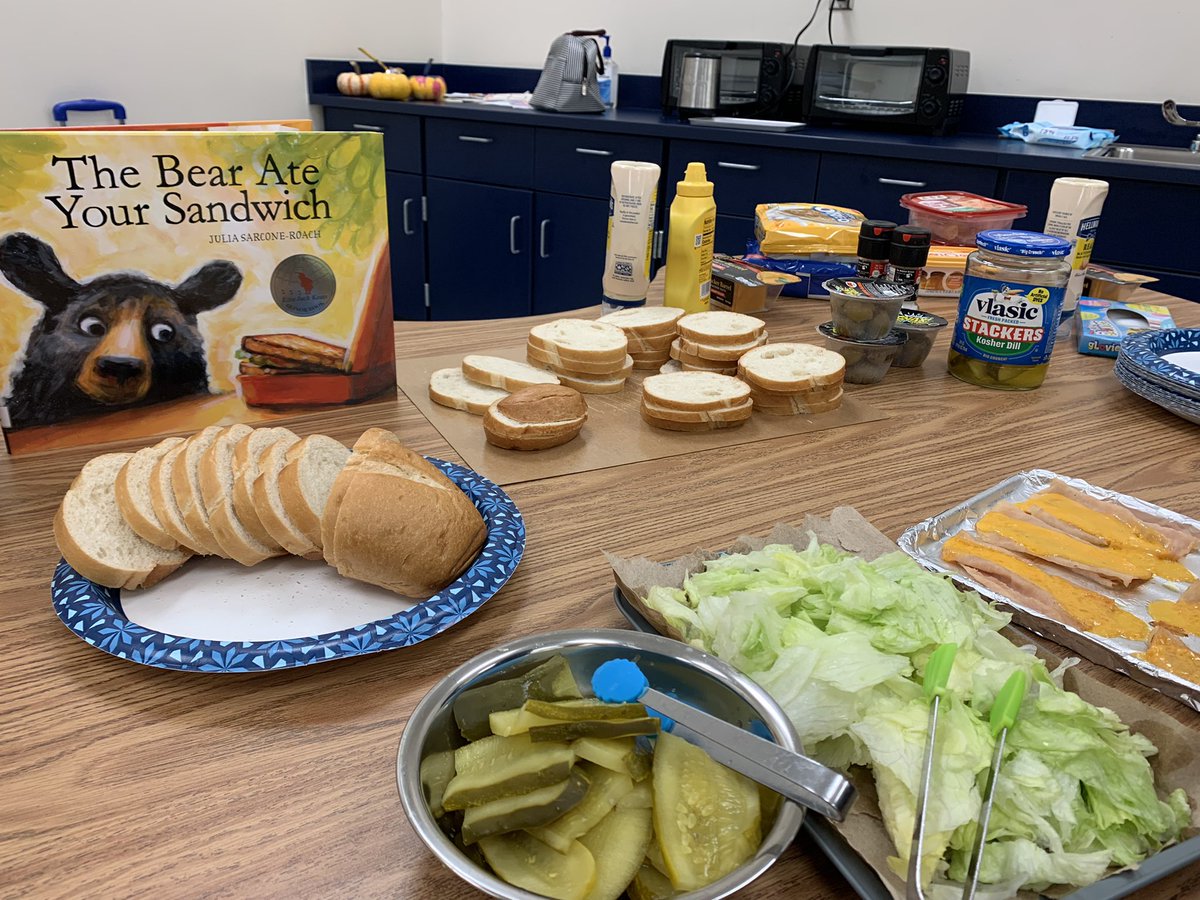 Hilliard_ES's tweet photo. Check out what’s happening at The Hill’s 21st Century Program! The Culinary Wildcats are making delicious sandwiches from the book “The Bear Ate Your Sandwich”! @ErikaKimble @HISDAfterSchool @A180_HISD https://t.co/BMqQ8ASuQe