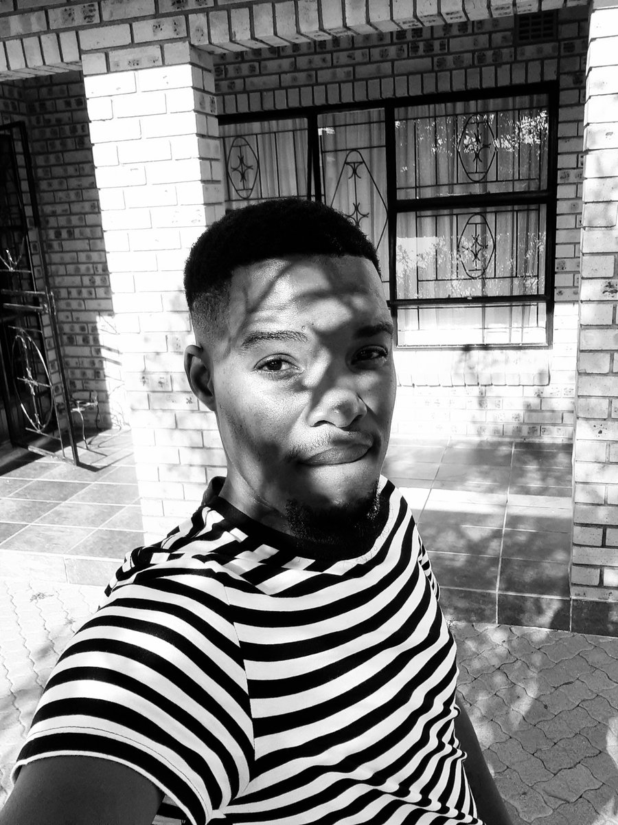 Piet_Masemola's tweet photo. How It Initially Started🌞🌝🌈
Versus How it's Currently Going🧡💛
...I Mean Going Going.📸💦
#PortiaMSkinCare
#RefuseToGlowAlone ✨✨✨✨
#10YearsOfPortiaM
#PlugHimIn
@PortiaM_Skin https://t.co/HXoiZPTJ30