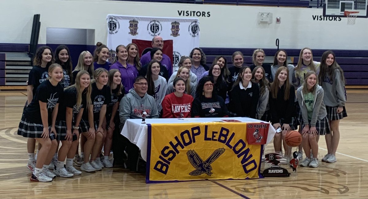 kimberlyhuss's tweet photo. Congratulations Kianna! Excited for you to be a Raven! @kiannaherrera @LBVB_LeBlond @LadyLeblond #RavensFlyHigh https://t.co/ZF9Bs7Ff5h