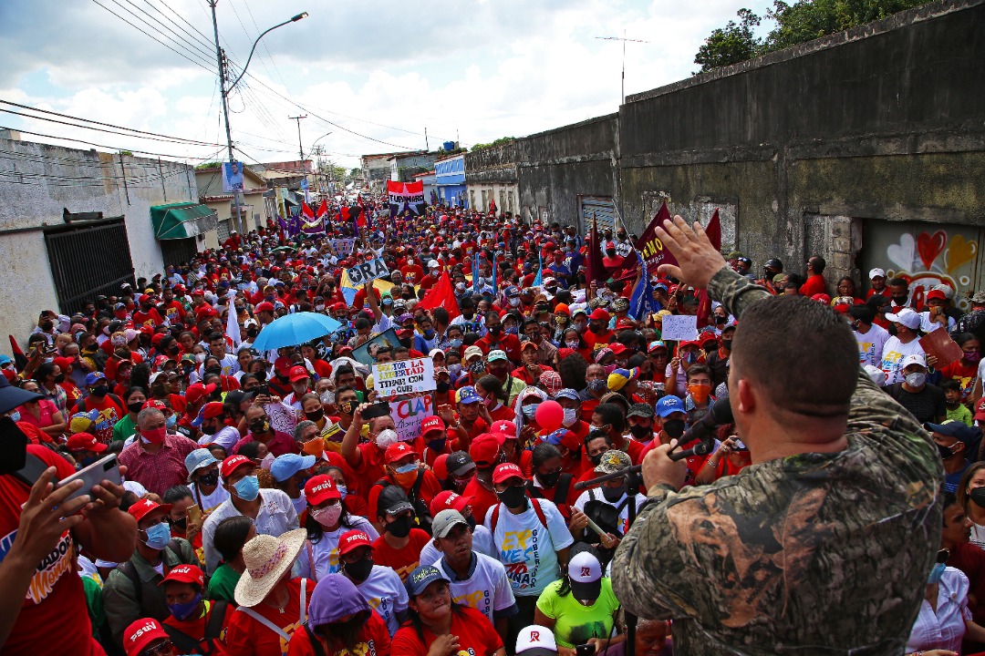 angeljpsuv's tweet photo. #ZamoraTieneConQué 
Monagas seguirá en mano de la Revolución Bolivariana. En la juventud de Chavez @Oscarcpsuv próximo ALCALDE del municipio Ezequiel Zamora @ErnestoPSUV_ próximo GOBERNADOR del estado Monagas vamos a la victoria
#21N 
@PartidoPSUV
@dcabellor
@MariaVS_PSUV https://t.co/MDUDoT7irD