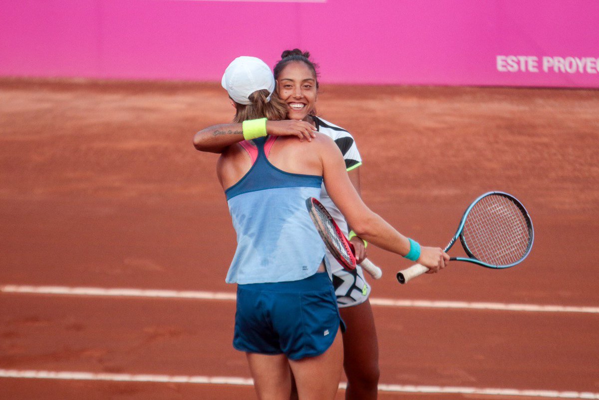 CopaLPOpen's tweet photo. Y en el enfrentamiento nacional de la jornada, Daniela Seguel junto a Katharina Gerlach 🇩🇪 derrotaron a Bárbara Gatica y Rebeca Pereira 🇧🇷 por 5-7, 6-3 y 10-6
La dupla es semifinalista en la #CopaLPChileIND
#TenisComoNuncaAntesLoViste #ITFWorldTennisTour #CopaLPChileIND https://t.co/jXASuJCCng