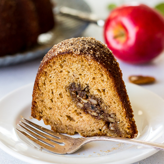 This Apple Cider Doughnut Bundt Cake with Pecan Brown Sugar Ripple is perfect for the upcoming fall season and for all the holidays ahead!
RECIPE: thebeachhousekitchen.com/apple-cider-do…