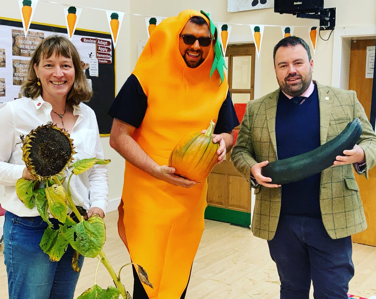 Nelkcarps's tweet photo. @HowardJuniorSch @AldiUK @chrisdysonHT We are with you! #BringBackKevin https://t.co/3v5ACsrRZr