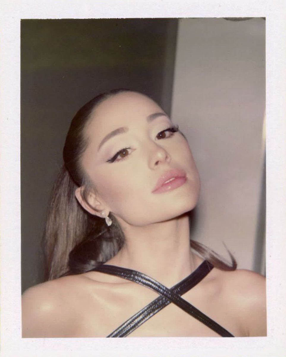 AGrandeSP's tweet photo. Nueva foto de Ariana Grande: https://t.co/FI6NyOdEJF