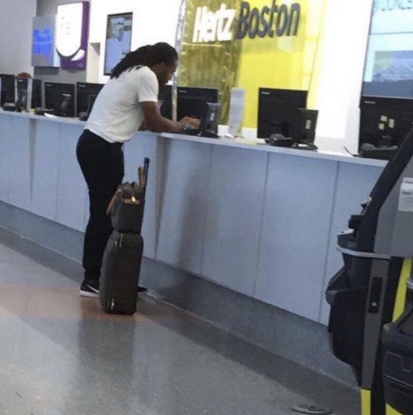 mike_murphy_'s tweet photo. @obj was just spotted at Logan airport! https://t.co/dfFtF2rvi9