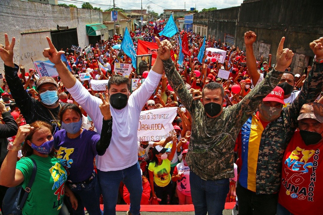 angeljpsuv's tweet photo. #ZamoraTieneConQué 
Monagas seguirá en mano de la Revolución Bolivariana. En la juventud de Chavez @Oscarcpsuv próximo ALCALDE del municipio Ezequiel Zamora @ErnestoPSUV_ próximo GOBERNADOR del estado Monagas vamos a la victoria
#21N 
@PartidoPSUV
@dcabellor
@MariaVS_PSUV https://t.co/MDUDoT7irD