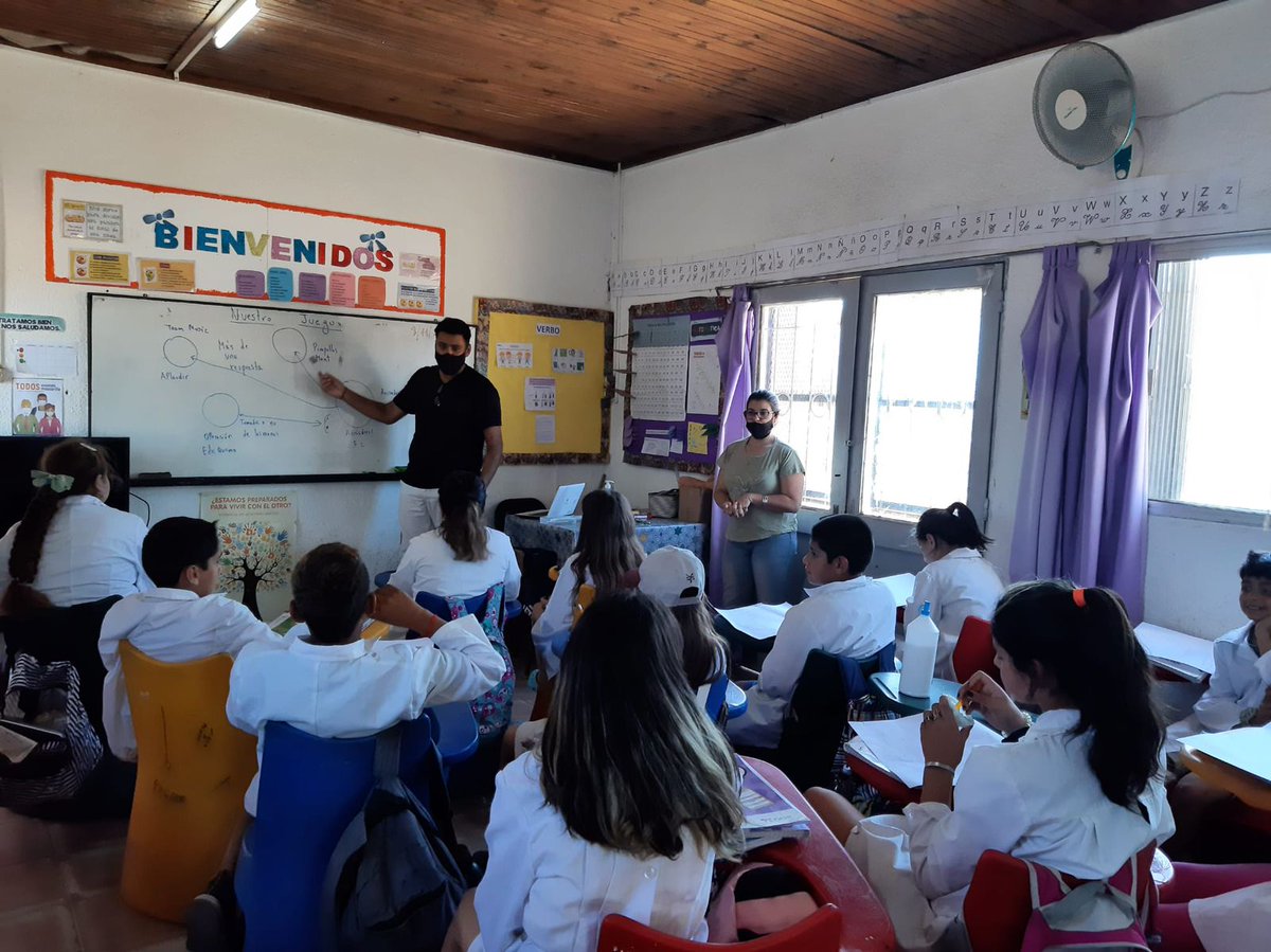 jdilaccio's tweet photo. El juego del sensor de humo como recurso para que los niños adquieran competencias científicas. El Depto. De Física del CeRP del Litoral trabajando junto a la escuela primaria. https://t.co/DQGlLXgtnv