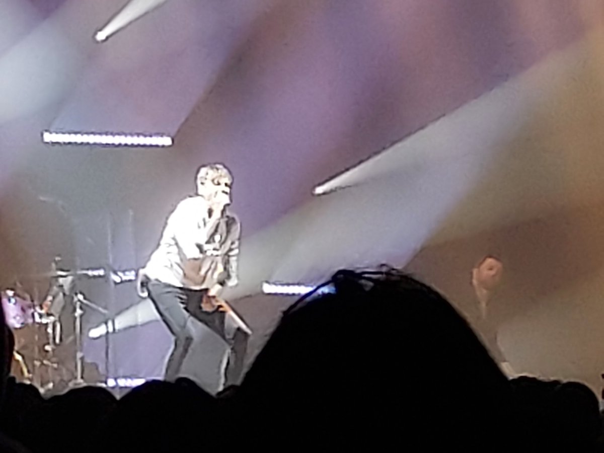 indiegirl1509's tweet photo. The mighty @suedeHQ #cominguptour https://t.co/m0xQq3XwIX
